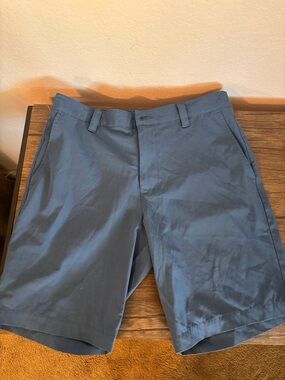 Shorts size waist 34